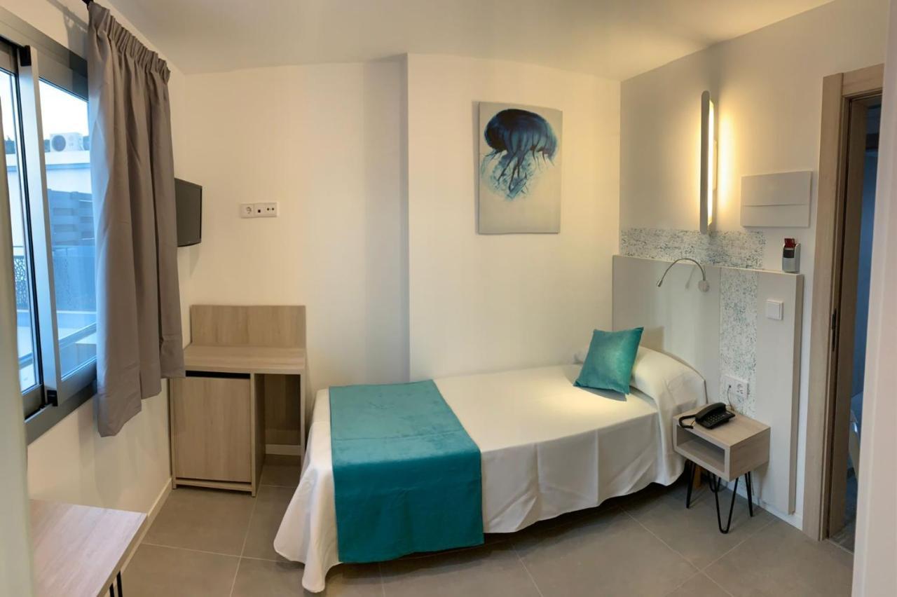 Hotel Brisa - Adults Only Sant Antoni de Portmany Екстериор снимка