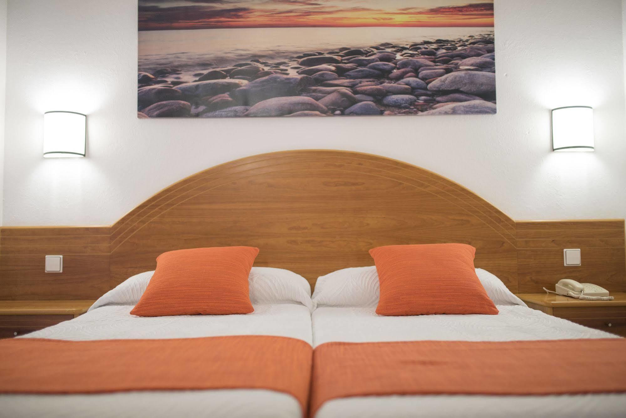 Hotel Brisa - Adults Only Sant Antoni de Portmany Екстериор снимка