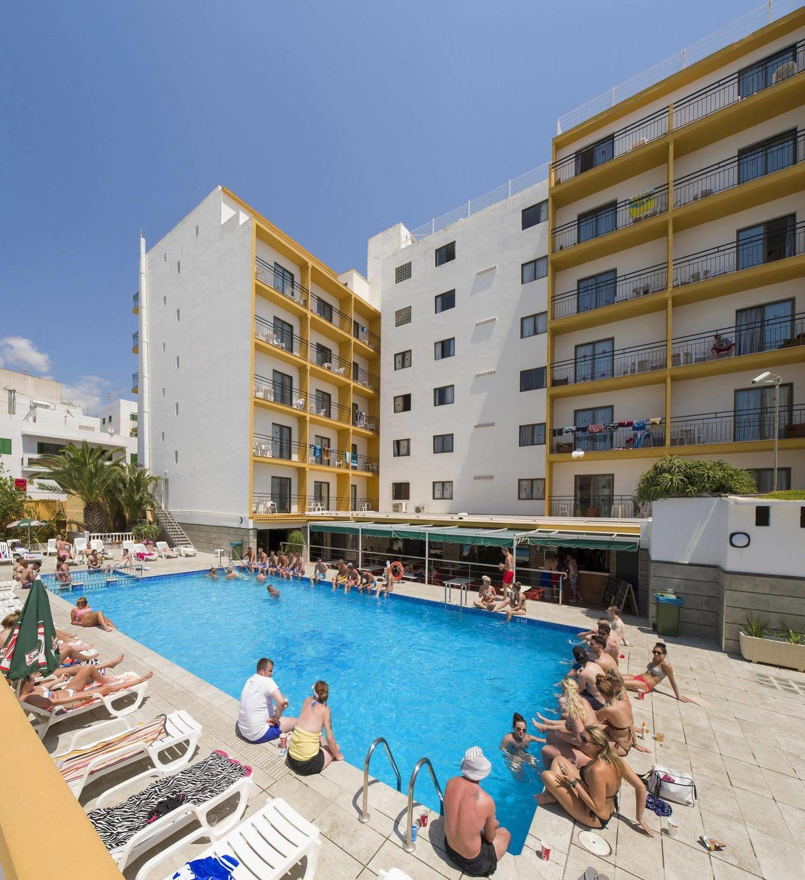 Hotel Brisa - Adults Only Sant Antoni de Portmany Екстериор снимка