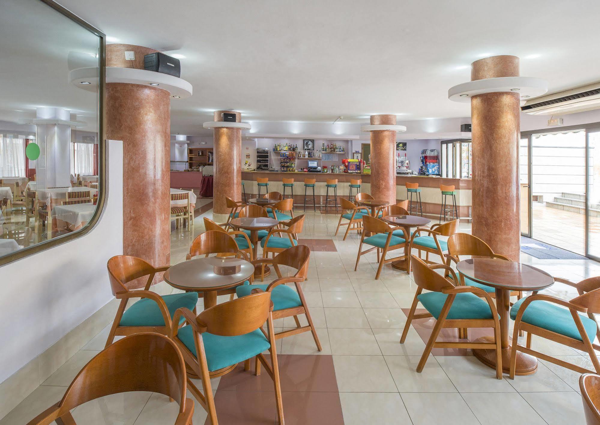 Hotel Brisa - Adults Only Sant Antoni de Portmany Екстериор снимка